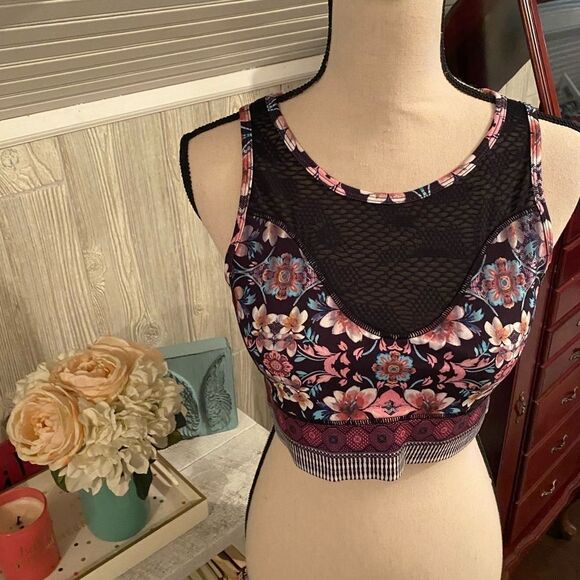*Nanette Lepore* Workout Top Sz M Pink BlkLace - Picture 1 of 7